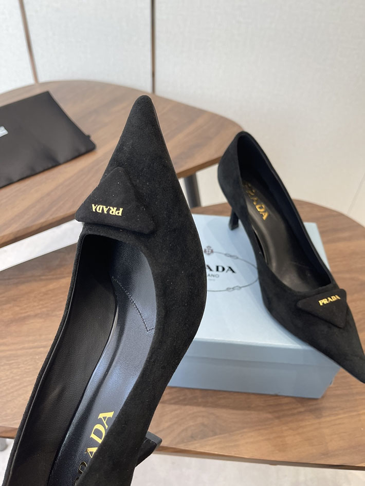 プラダ 靴 シューズ レディース 海外通販 PRADA 75mm バーガンディ スエード パンプス ブラック 2628410 プラダ パンプス フラット - 画像 (9)