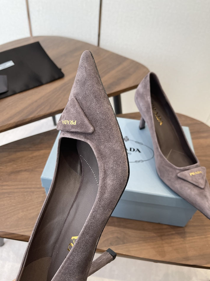 プラダ 靴 シューズ レディース 海外通販 PRADA 75mm バーガンディ スエード パンプス グレー 2628411 プラダ パンプス リボン - 画像 (9)