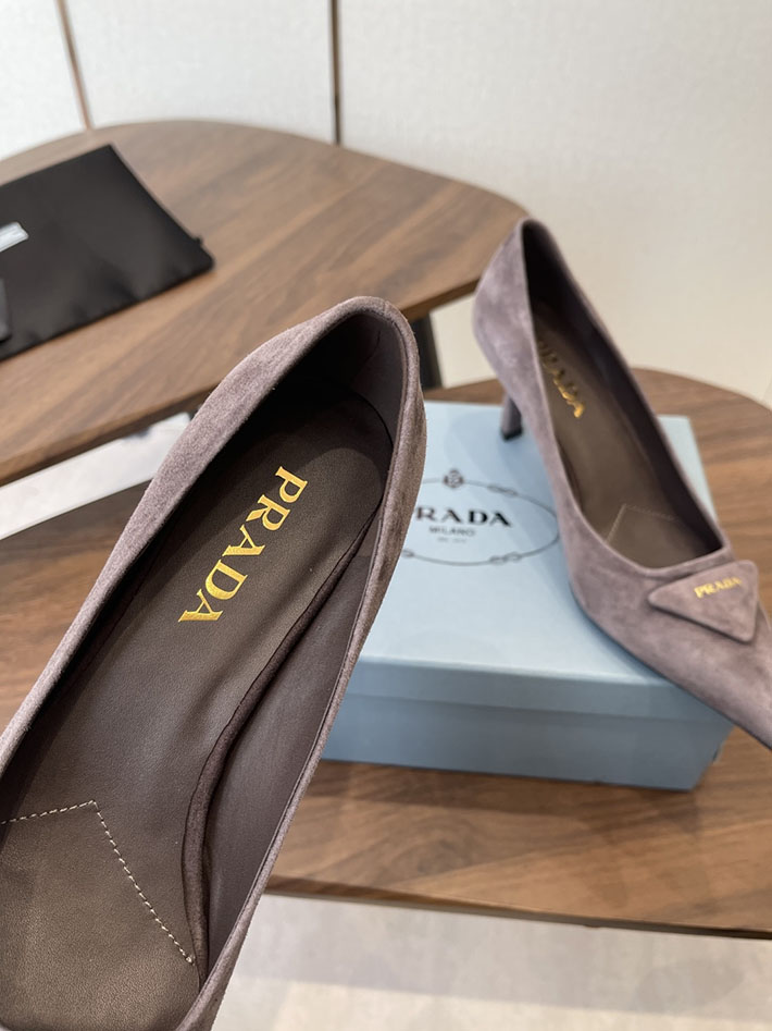 プラダ 靴 シューズ レディース 海外通販 PRADA 75mm バーガンディ スエード パンプス グレー 2628411 プラダ パンプス リボン - 画像 (8)