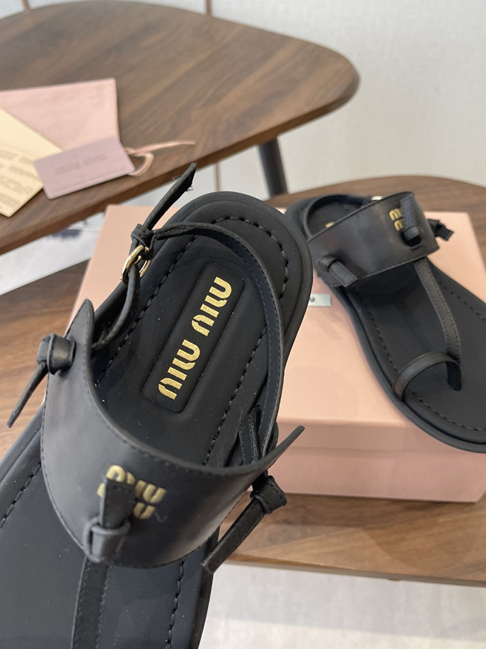 レディース 最高級MiuMiuスーパーコピー ミュウミュウ トングサンダル レザー ラバー メタルロゴ フラット 2628419 ミュウミュウ トングサンダル - 画像 (8)