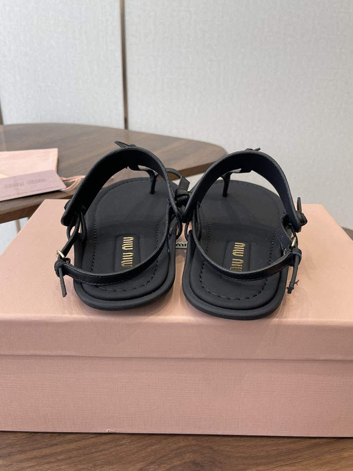 レディース 最高級MiuMiuスーパーコピー ミュウミュウ トングサンダル レザー ラバー メタルロゴ フラット 2628419 ミュウミュウ トングサンダル - 画像 (7)