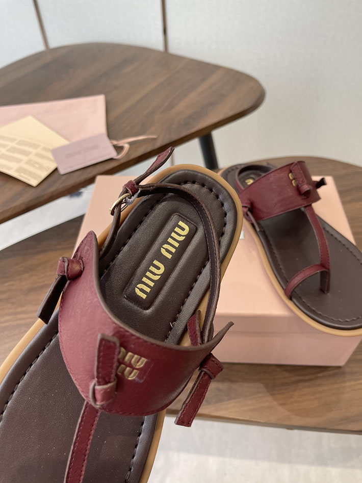 レディース 最高級MiuMiuスーパーコピー ミュウミュウ トングサンダル レザー ラバー メタルロゴ フラット 2628420 レディース ミュウミュウ サンダル - 画像 (8)