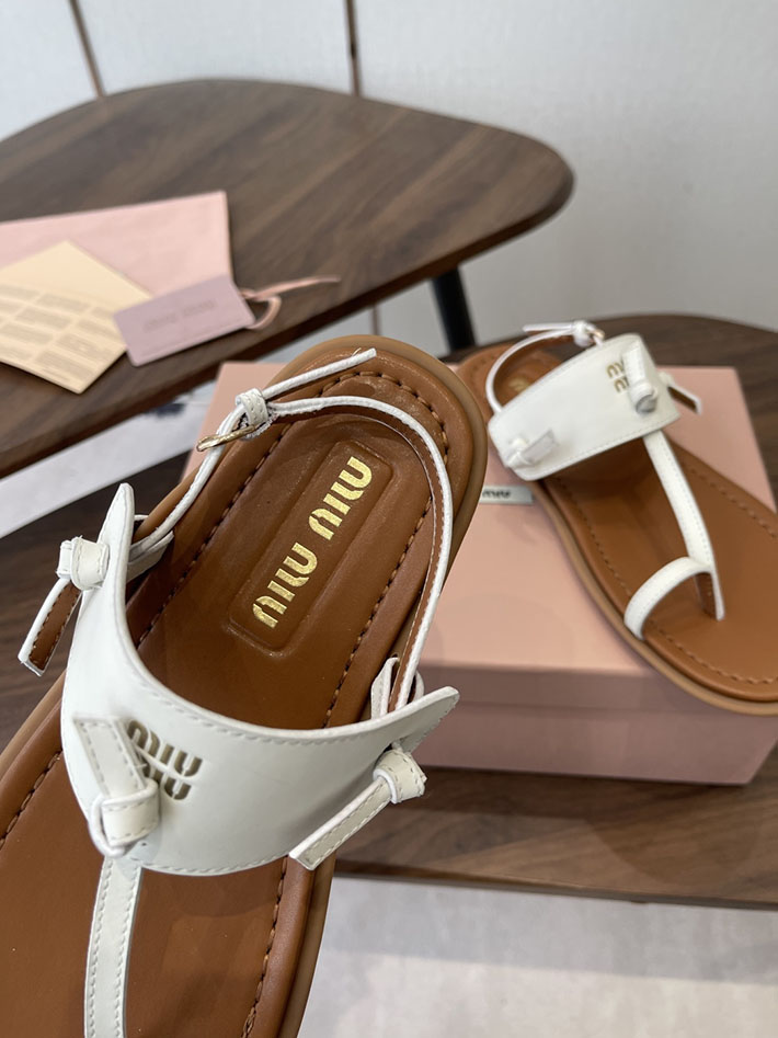 レディース 最高級MiuMiuスーパーコピー ミュウミュウ トングサンダル レザー ラバー メタルロゴ フラット 2628421 ミュウ ミュウ サンダル アウトレット - 画像 (8)