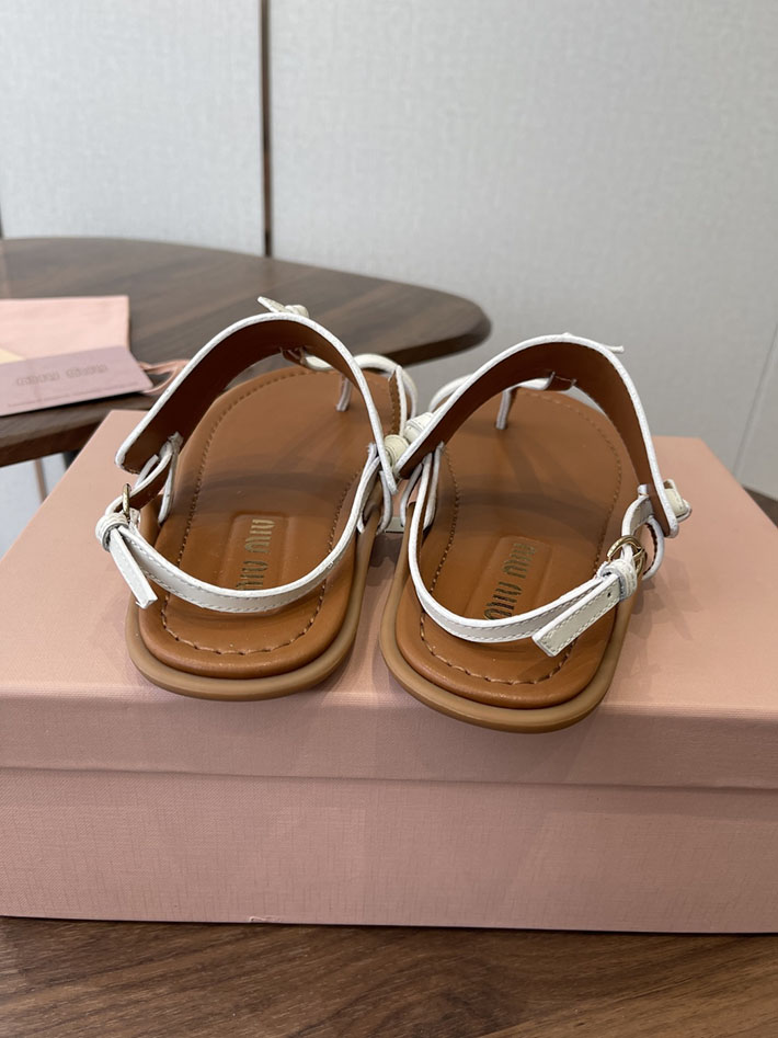 レディース 最高級MiuMiuスーパーコピー ミュウミュウ トングサンダル レザー ラバー メタルロゴ フラット 2628421 ミュウ ミュウ サンダル アウトレット - 画像 (7)