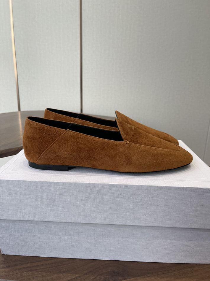 レディース 最高級セリーヌスーパーコピー CELINE オーラ ローファー ゴートスキン ライブラウン 2628453 セリーヌ ローファー トリオンフ - 画像 (4)