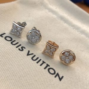 ヴィトン ピアス 芸能人