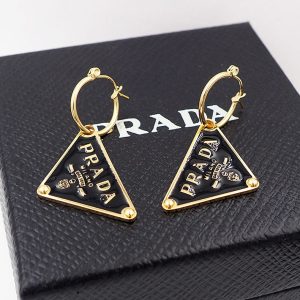 プラダ ピアス アウトレット