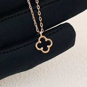 ヴァンクリーフ つけてる人