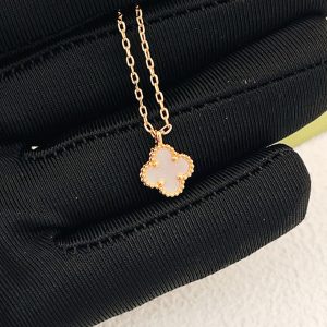 ヴァンクリーフ ネックレス 人気