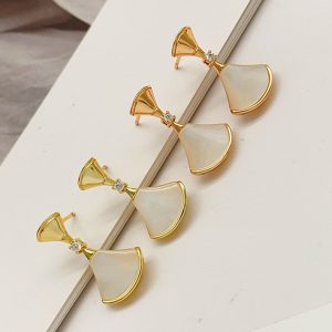 ブルガリ ピアス 安い