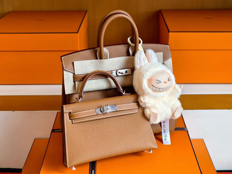 ミニケリー ゴールド HERMES ケリーミニ2 外縫い ゴールド ヴォーエプソン シルバー金具 2627828 エルメス 新作バッグ - 画像 (4)