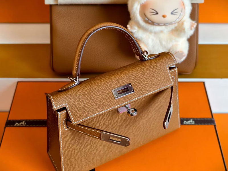ミニケリー ゴールド HERMES ケリーミニ2 外縫い ゴールド ヴォーエプソン シルバー金具 2627828 エルメス 新作バッグ - 画像 (2)