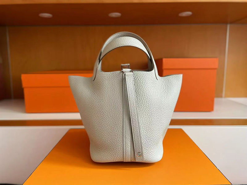 ピコタン 定価 HERMES ピコタンロック 18 PM パールグレー トリヨンクレマンス シルバー金具 2627834 エルメス 新作バッグ - 画像 (9)