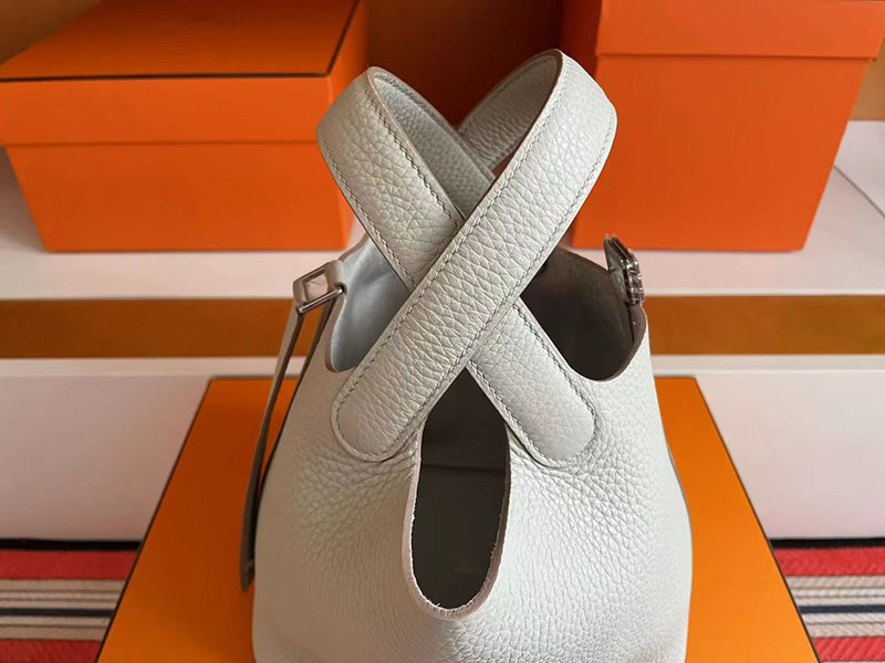 ピコタン 定価 HERMES ピコタンロック 18 PM パールグレー トリヨンクレマンス シルバー金具 2627834 エルメス 新作バッグ - 画像 (4)