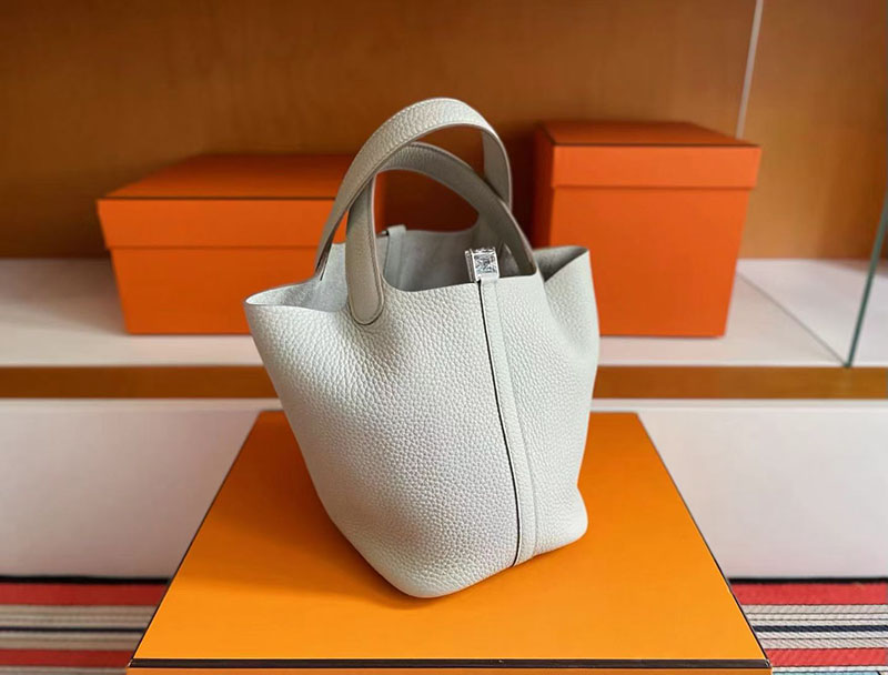 ピコタン 定価 HERMES ピコタンロック 18 PM パールグレー トリヨンクレマンス シルバー金具 2627834 エルメス 新作バッグ - 画像 (3)