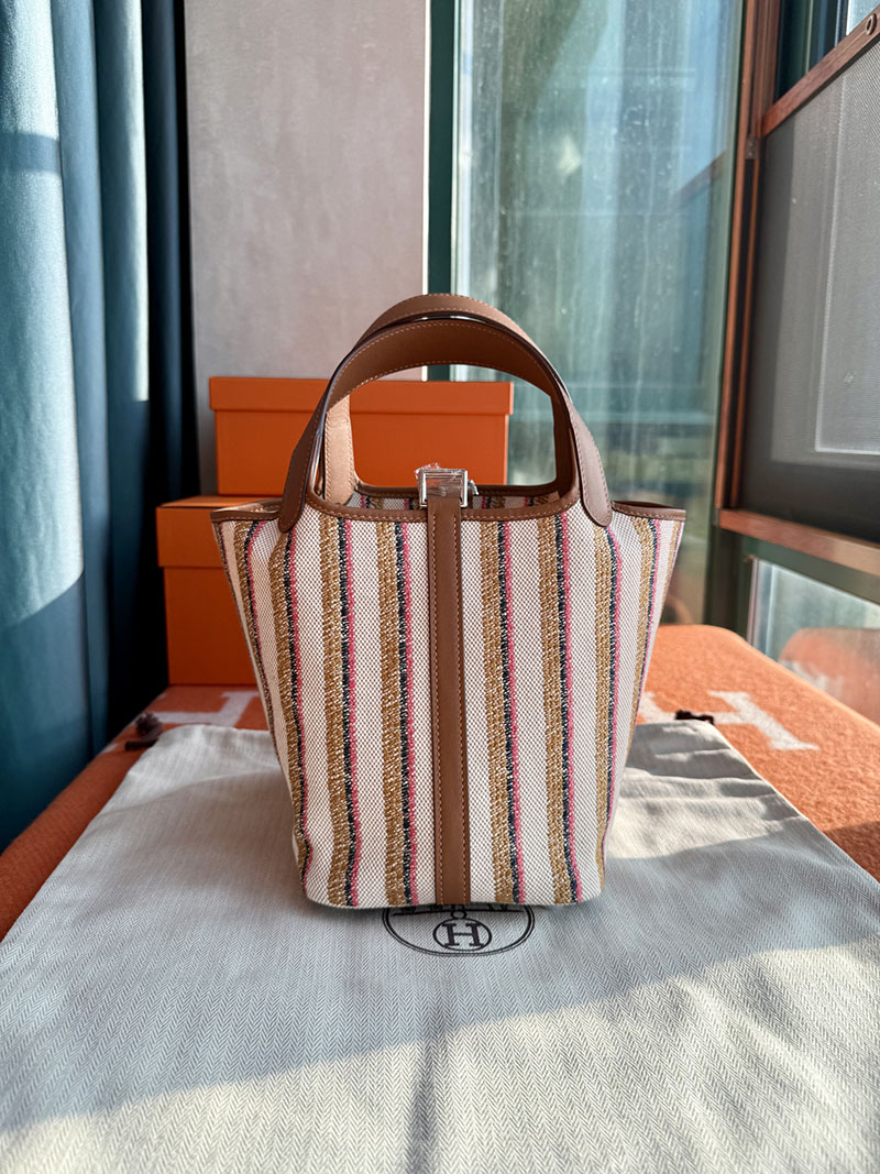 エルメス ピコタン風 HERMES ピコタンロックPM ハンドバッグ ゴールド トワルアッシュ ヴォースイフト シルバー金具 2627847 エルメス 新作バッグ - 画像 (3)