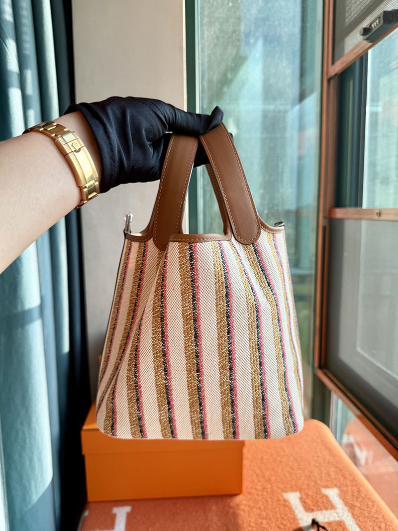 エルメス ピコタン風 HERMES ピコタンロックPM ハンドバッグ ゴールド トワルアッシュ ヴォースイフト シルバー金具 2627847 エルメス 新作バッグ - 画像 (2)