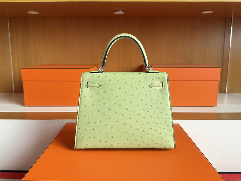 ケリー28 外縫い HERMES ケリー28 外縫い ヴェールクリケット オーストリッチ シルバー金具 2627868 エルメス 新作バッグ - 画像 (5)