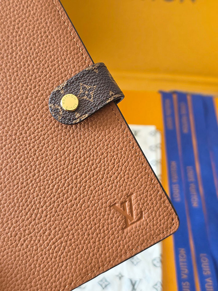 ルイヴィトン販売店舗 カードケース Louis Vuitton ノートブックカバーPM・シャルル コニャック GI1465 ルイヴィトン ノート 使い方 - 画像 (7)