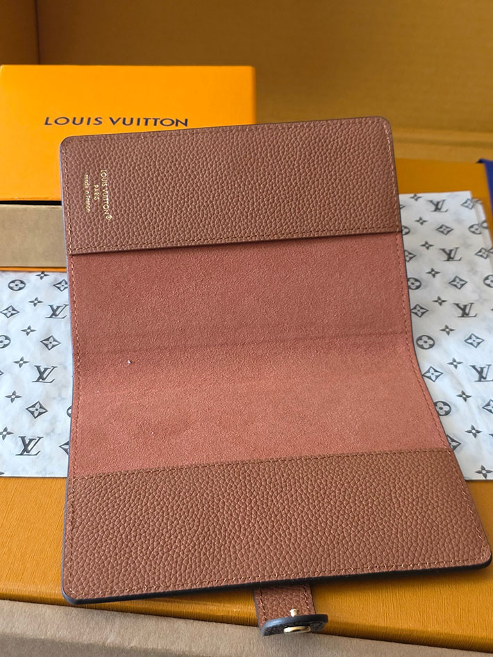 ルイヴィトン販売店舗 カードケース Louis Vuitton ノートブックカバーPM・シャルル コニャック GI1465 ルイヴィトン ノート 使い方 - 画像 (4)