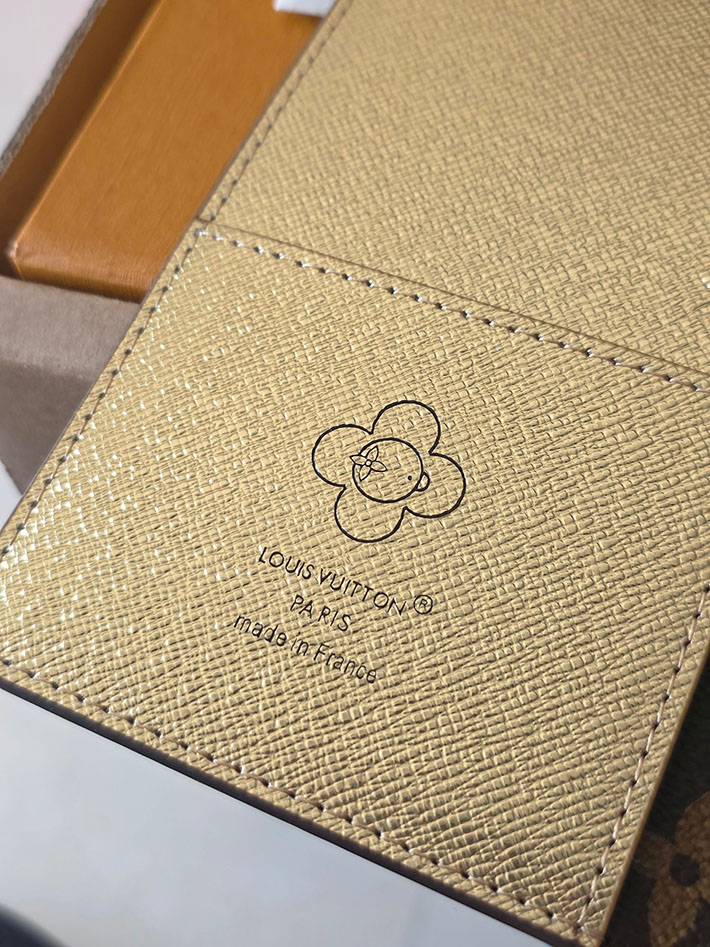 ルイヴィトン販売店舗 カードケース Louis Vuitton ノートブックカバーMM ブラウン GI1464 ルイヴィトン ノート 中身 - 画像 (3)