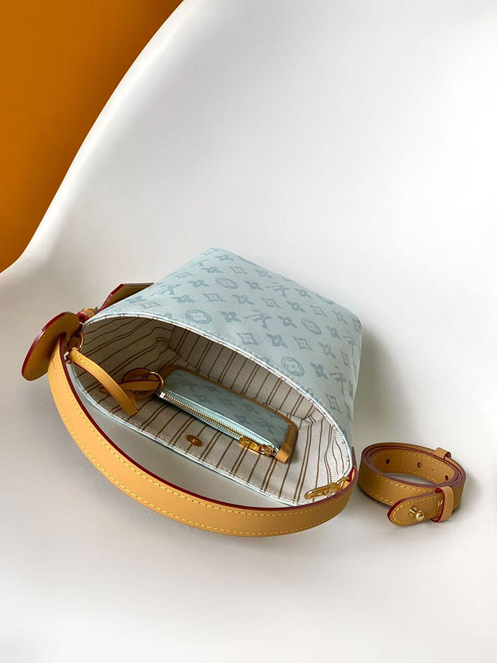 ルイヴィトン販売店舗 バッグ レディース Louis Vuitton オール・イン BB ブルー クーリエ M27529 ルイヴィトン オールイン BB 使い勝手 - 画像 (2)