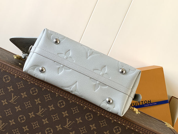 ルイヴィトン販売店舗 バッグ レディース Louis Vuitton キャリーオール ジップ NM PM スカイブルー M46673 ルイヴィトン キャリーオール 口コミ - 画像 (7)