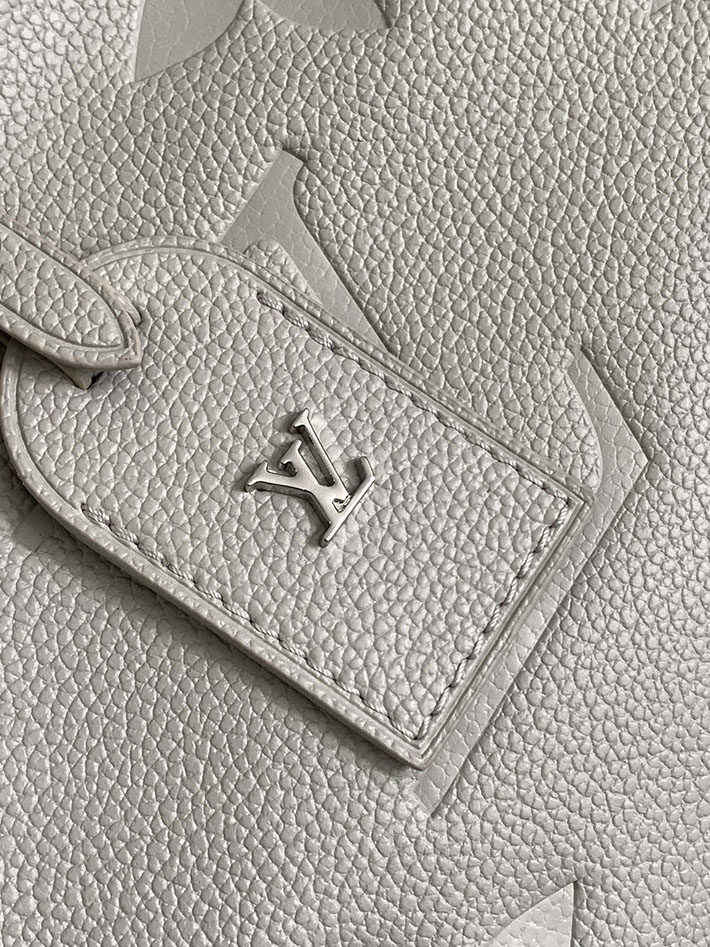 ルイヴィトン販売店舗 バッグ レディース Louis Vuitton キャリーオール ジップ NM PM スカイブルー M46673 ルイヴィトン キャリーオール 口コミ - 画像 (4)