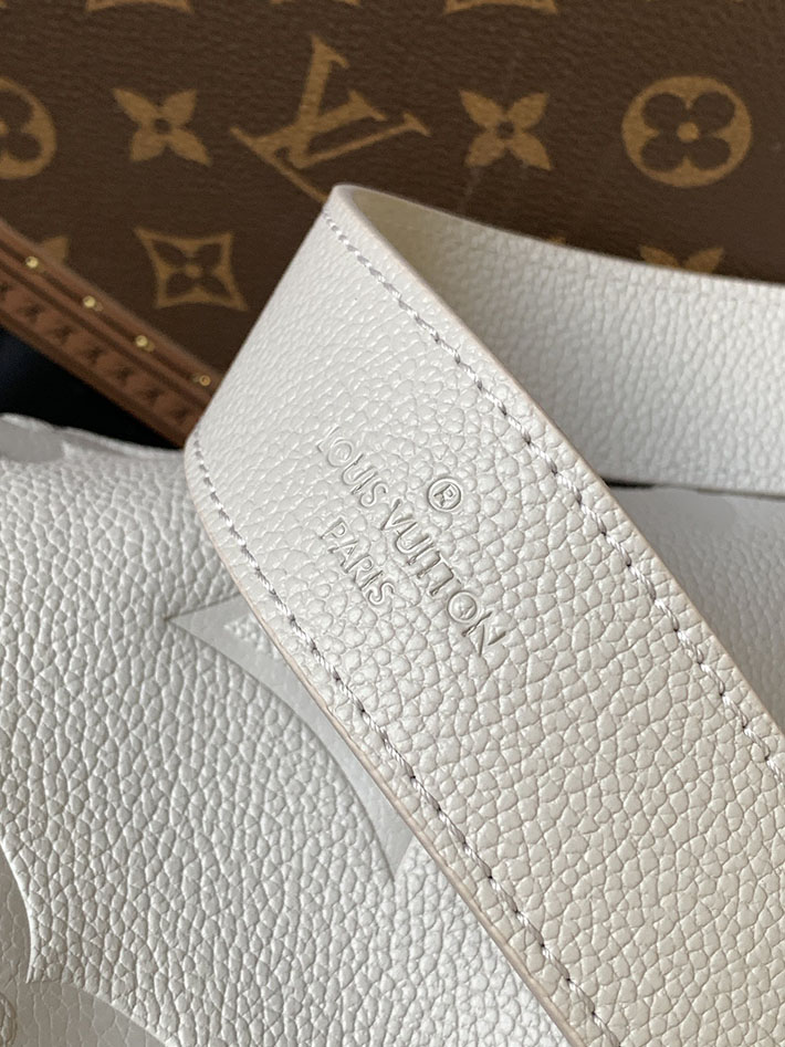 ルイヴィトン販売店舗 バッグ レディース Louis Vuitton キャリーオール ジップ NM PM スカイブルー M46673 ルイヴィトン キャリーオール 口コミ - 画像 (3)