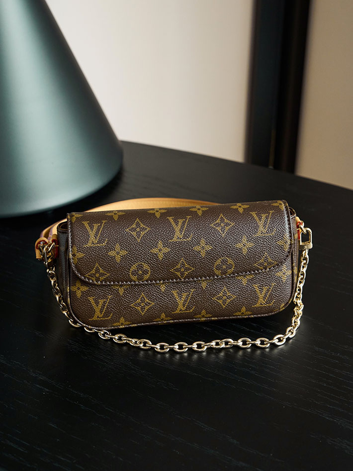 ルイヴィトン販売店舗 バッグ レディース LV ウォレット オン チェーン・アイビー ブラウン M81911 ヴィトン チェーンウォレット 使い勝手 - 画像 (9)