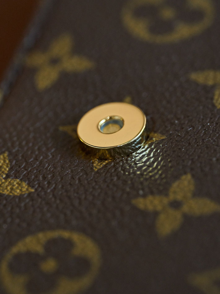ルイヴィトン販売店舗 バッグ レディース LV ウォレット オン チェーン・アイビー ブラウン M81911 ヴィトン チェーンウォレット 使い勝手 - 画像 (4)