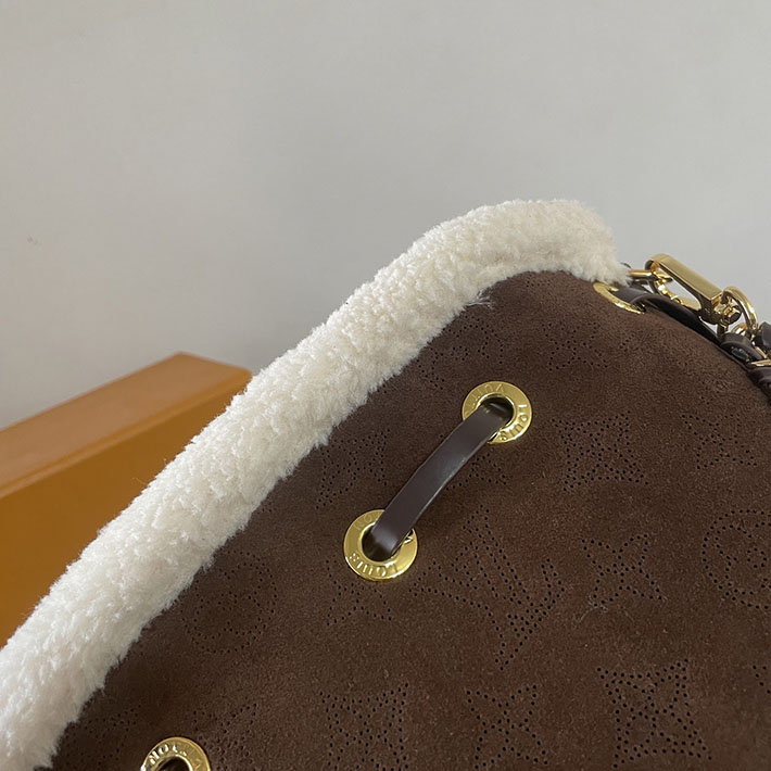 ルイヴィトン販売店舗 バッグ レディース LV SKI ベラ チョコレート スエードカーフレザー M26684 ルイヴィトン マヒナ バッグ - 画像 (6)