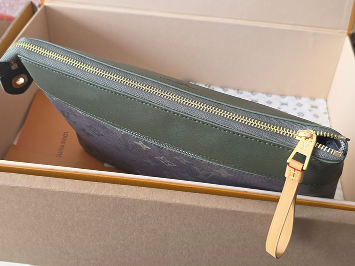 ルイヴィトン販売店舗 バッグ メンズ Louis Vuitton ポシェット・ヴォワヤージュ スープル カーキ M26970 ヴィトン クラッチバッグ メンズ - 画像 (5)