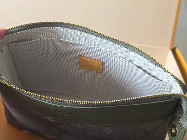 ルイヴィトン販売店舗 バッグ メンズ Louis Vuitton ポシェット・ヴォワヤージュ スープル カーキ M26970 ヴィトン クラッチバッグ メンズ - 画像 (3)