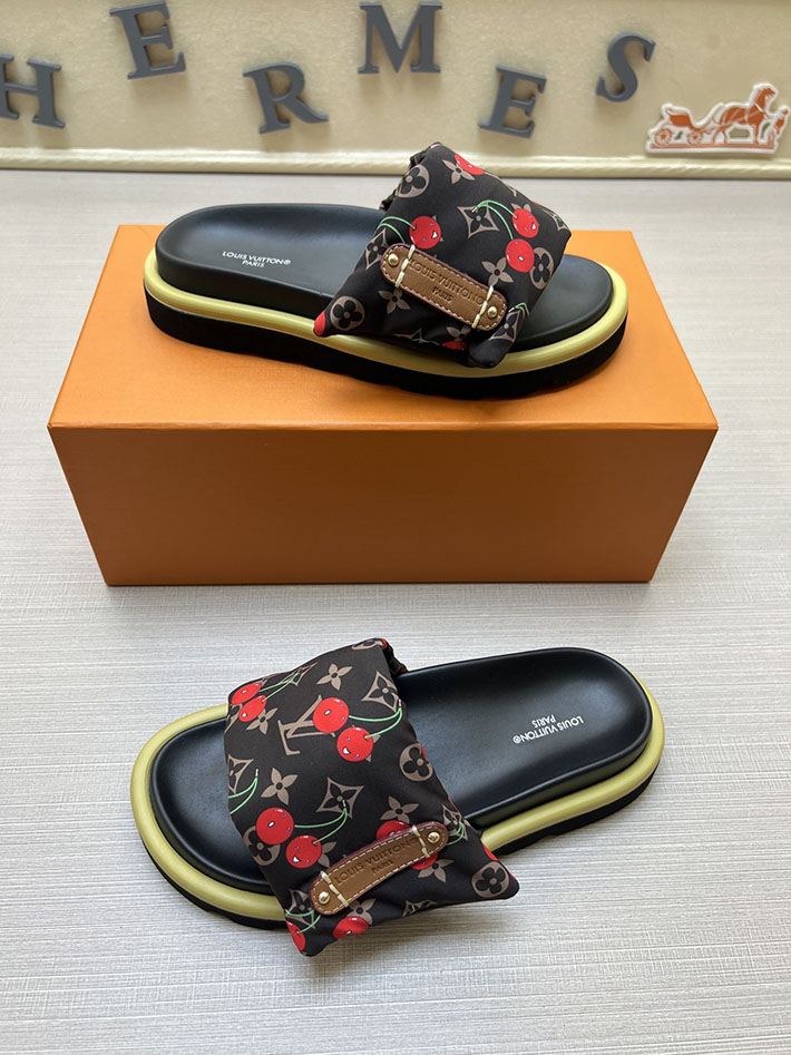 メンズ・レディース兼用 ルイヴィトン サンダル Louis Vuitton x TM プールピロー ミュール 2629019 ヴィトン サンダル モノグラム - 画像 (8)