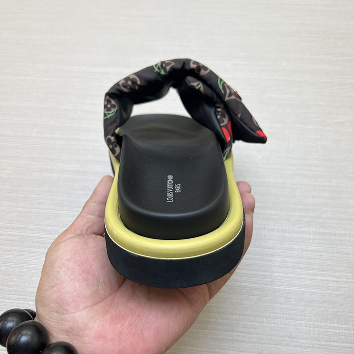 メンズ・レディース兼用 ルイヴィトン サンダル Louis Vuitton x TM プールピロー ミュール 2629019 ヴィトン サンダル モノグラム - 画像 (6)