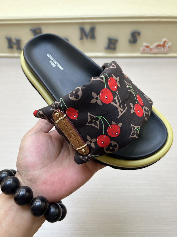 メンズ・レディース兼用 ルイヴィトン サンダル Louis Vuitton x TM プールピロー ミュール 2629019 ヴィトン サンダル モノグラム - 画像 (3)
