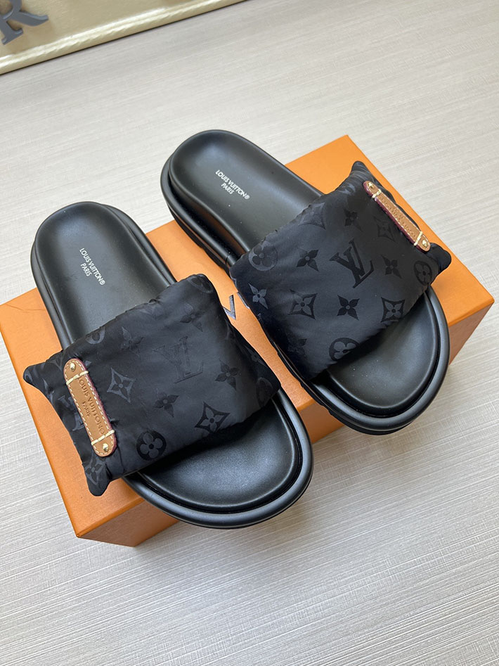 メンズ・レディース兼用 ルイヴィトン サンダル Louis Vuitton x TM プールピロー ミュール 2629020 ルイヴィトン サンダル 黒 - 画像 (9)