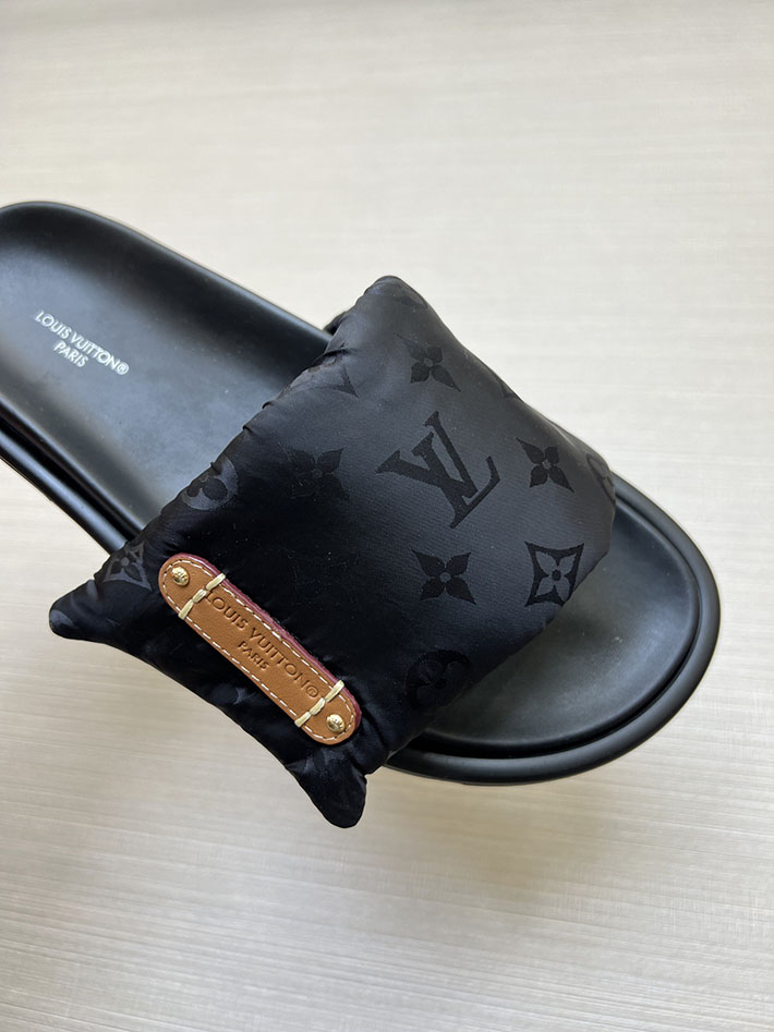 メンズ・レディース兼用 ルイヴィトン サンダル Louis Vuitton x TM プールピロー ミュール 2629020 ルイヴィトン サンダル 黒 - 画像 (7)