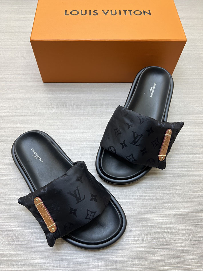メンズ・レディース兼用 ルイヴィトン サンダル Louis Vuitton x TM プールピロー ミュール 2629020 ルイヴィトン サンダル 黒 - 画像 (2)