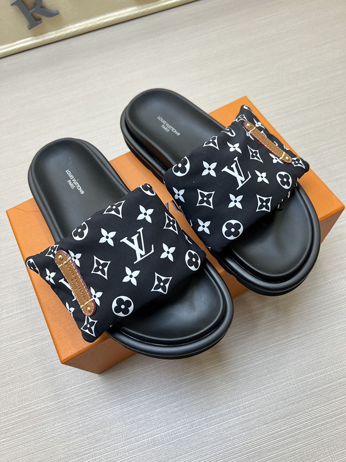 メンズ・レディース兼用 ルイヴィトン サンダル LV プールピロー・ライン ミュール モノグラム 2629022 ルイヴィトン 靴 黒 - 画像 (9)
