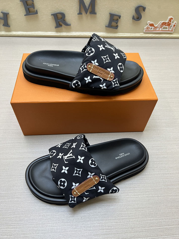 メンズ・レディース兼用 ルイヴィトン サンダル LV プールピロー・ライン ミュール モノグラム 2629022 ルイヴィトン 靴 黒 - 画像 (8)