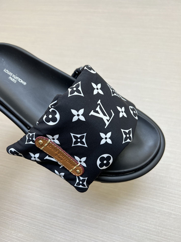メンズ・レディース兼用 ルイヴィトン サンダル LV プールピロー・ライン ミュール モノグラム 2629022 ルイヴィトン 靴 黒 - 画像 (7)