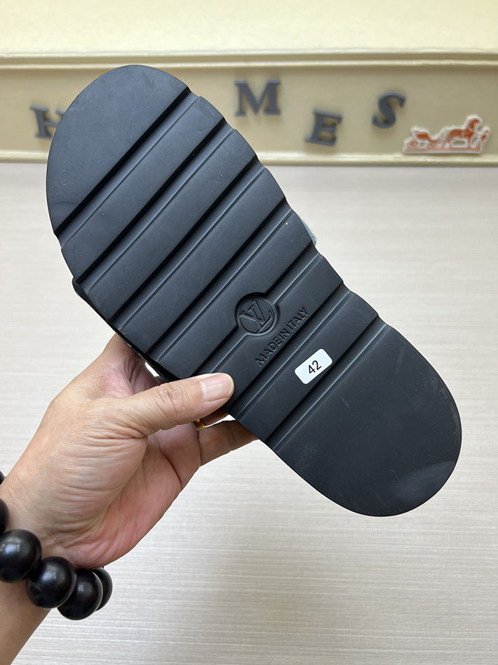 メンズ・レディース兼用 ルイヴィトン サンダル LV プールピロー・ライン ミュール モノグラム 2629024 ルイヴィトン 靴 デニム - 画像 (4)