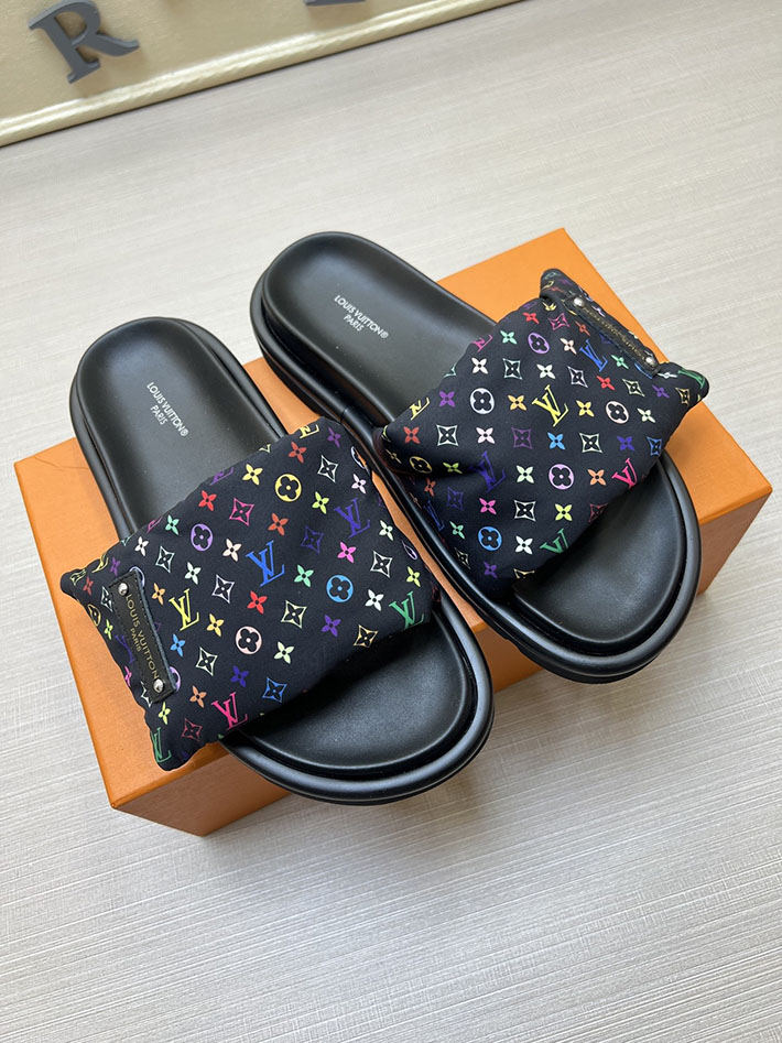 メンズ・レディース兼用 ルイヴィトン サンダル LV プールピロー・ライン ミュール モノグラム 2629025 ルイヴィトン デニム レディース - 画像 (9)