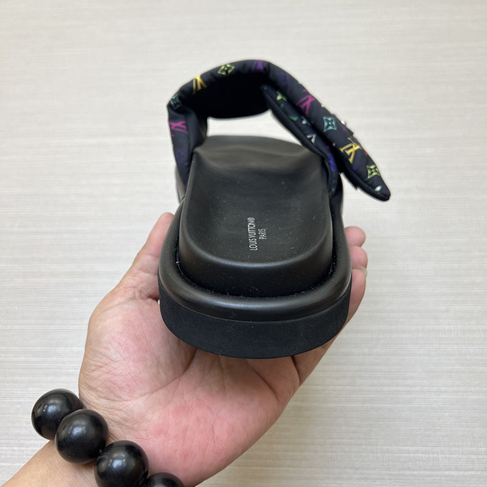 メンズ・レディース兼用 ルイヴィトン サンダル LV プールピロー・ライン ミュール モノグラム 2629025 ルイヴィトン デニム レディース - 画像 (6)