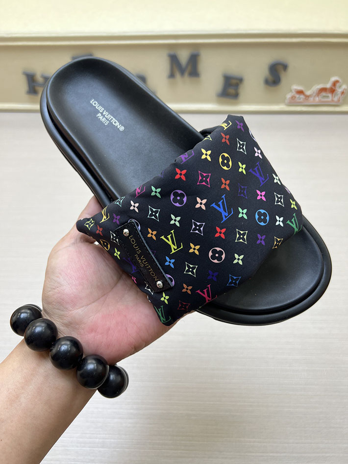 メンズ・レディース兼用 ルイヴィトン サンダル LV プールピロー・ライン ミュール モノグラム 2629025 ルイヴィトン デニム レディース - 画像 (3)