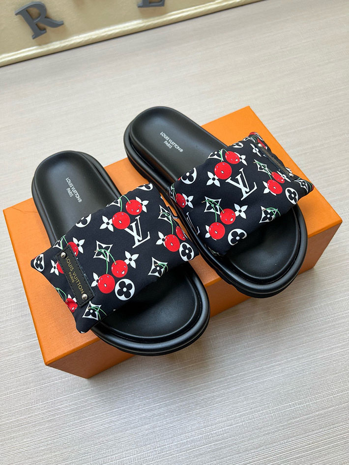 メンズ・レディース兼用 ルイヴィトン サンダル LV × TM フラットサンダル プール ピロー ミュール 2629029 ルイヴィトン サンダル 黒 - 画像 (9)