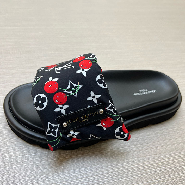 メンズ・レディース兼用 ルイヴィトン サンダル LV × TM フラットサンダル プール ピロー ミュール 2629029 ルイヴィトン サンダル 黒 - 画像 (5)