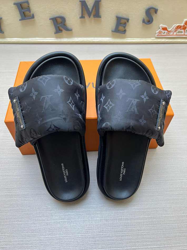 ルイヴィトン サンダル 黒